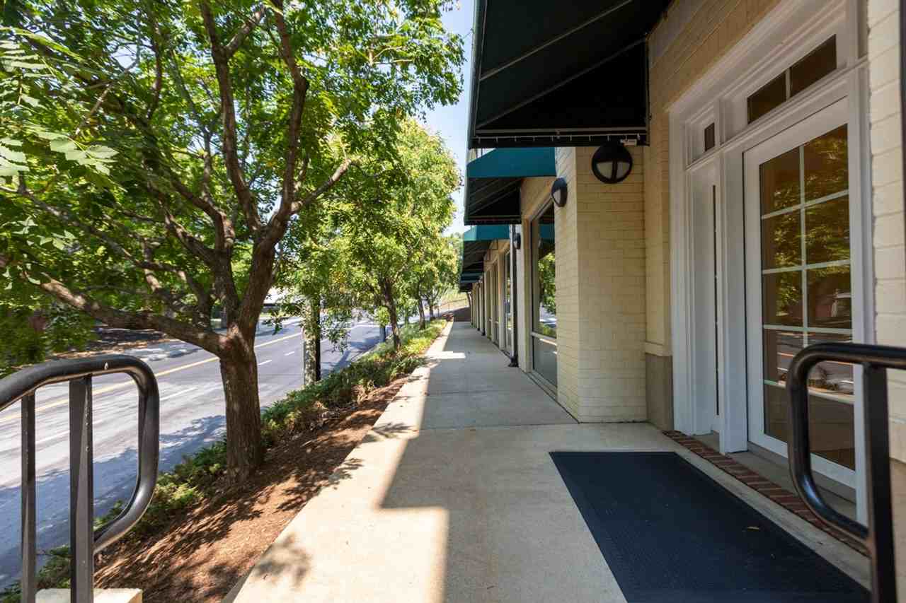 1001 E Market St - Photo 5 of 47