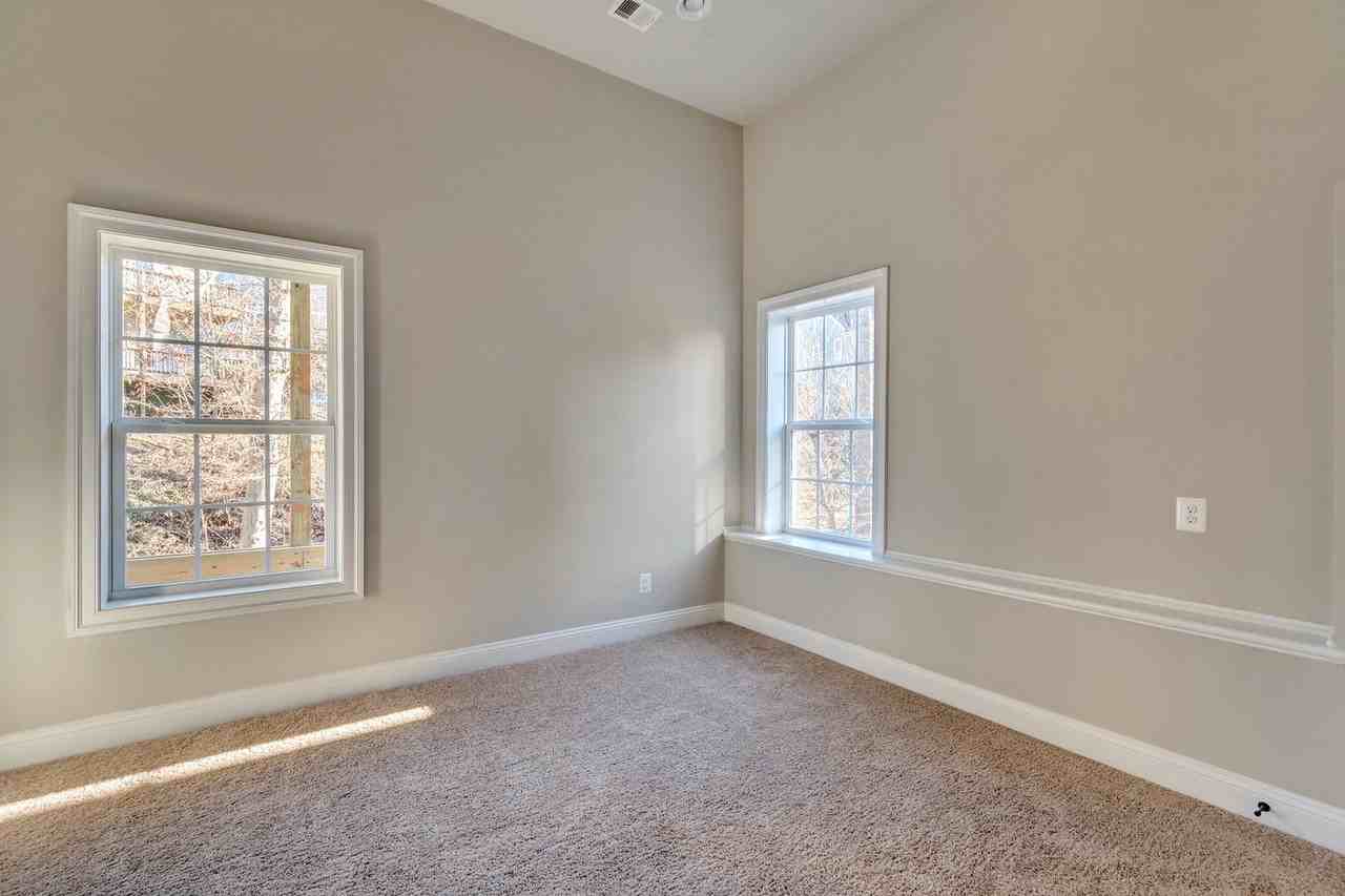108 Morgan Ct - Photo 4 of 10