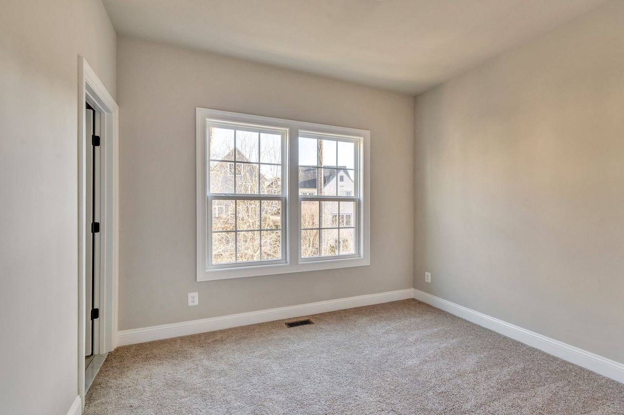 108 Morgan Ct - Photo 6 of 10