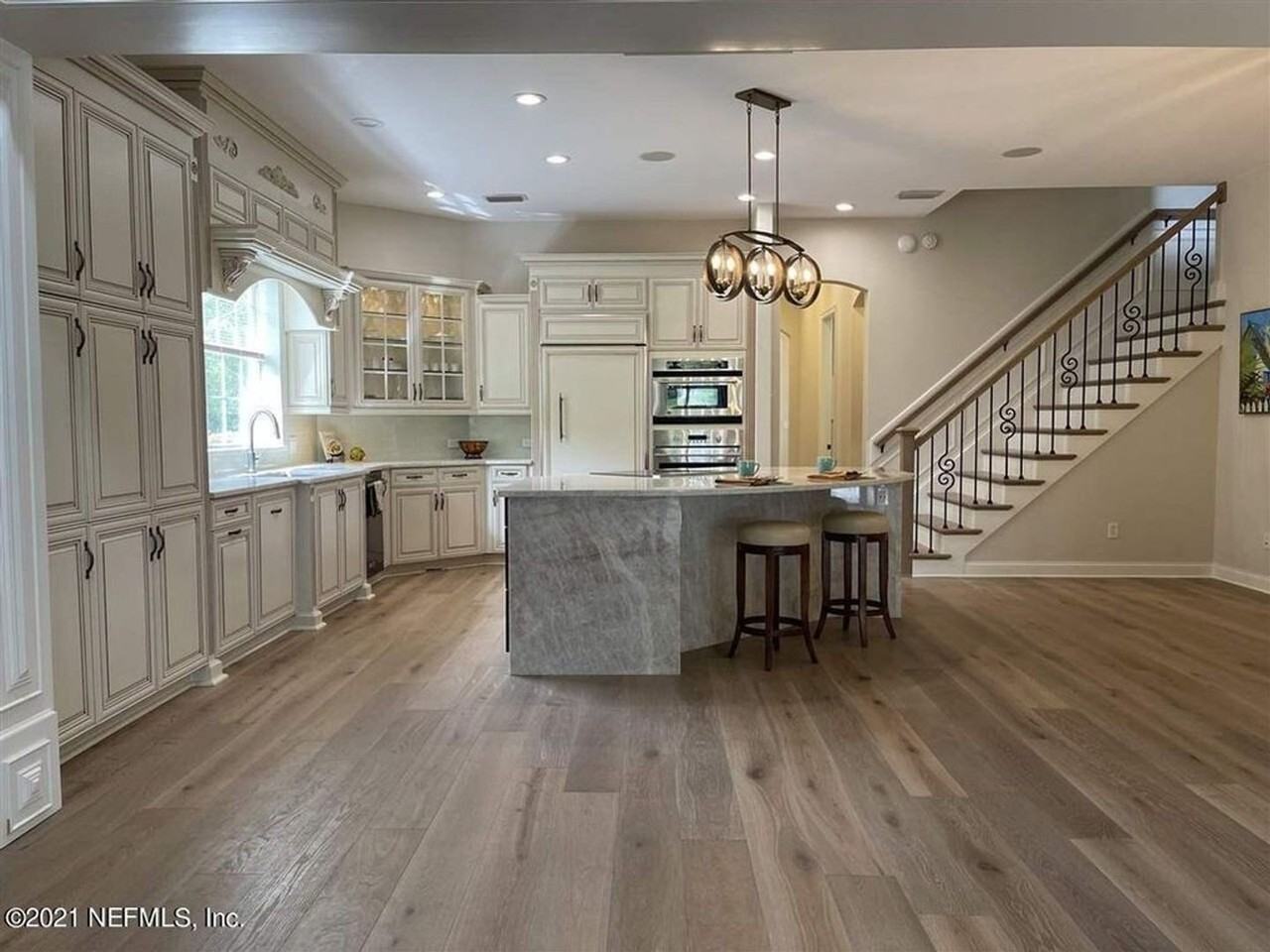 2456 Den St - Photo 7 of 16