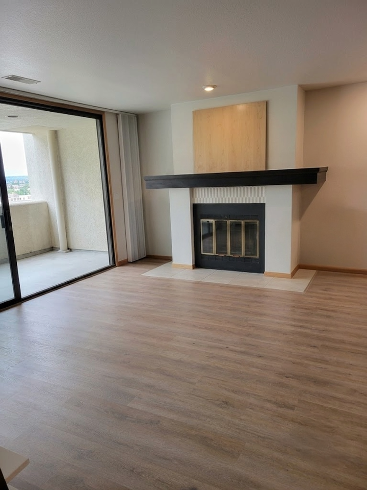 1140 Portland Pl - Photo 3 of 26