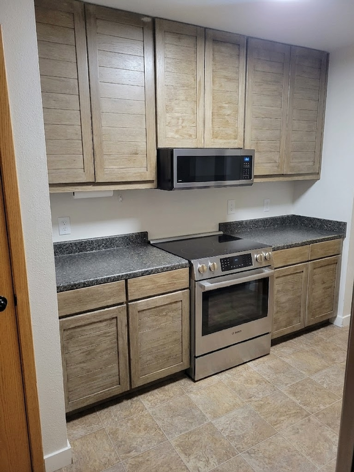 1140 Portland Pl - Photo 6 of 26