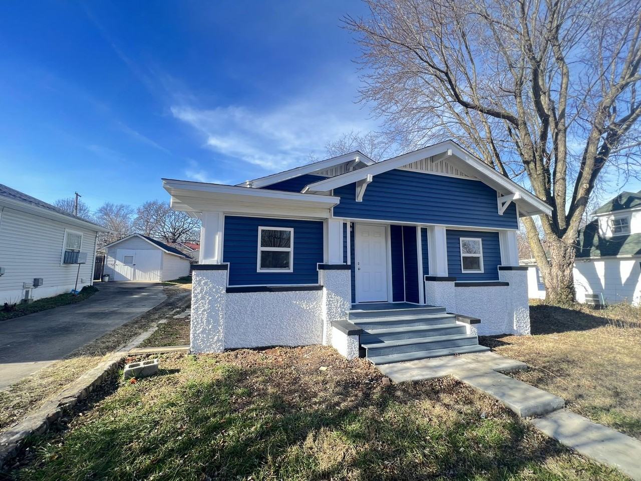 2251 N Rogers Ave - Photo 2 of 22