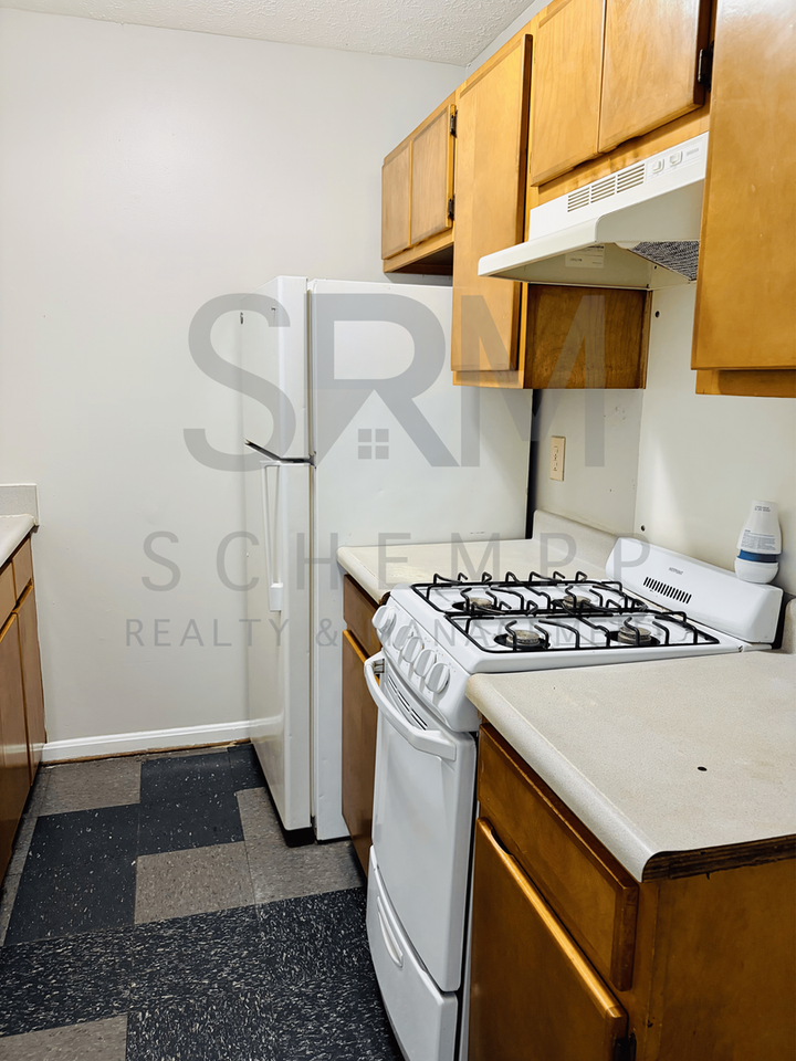 2614 W Jefferson St - Photo 5 of 10