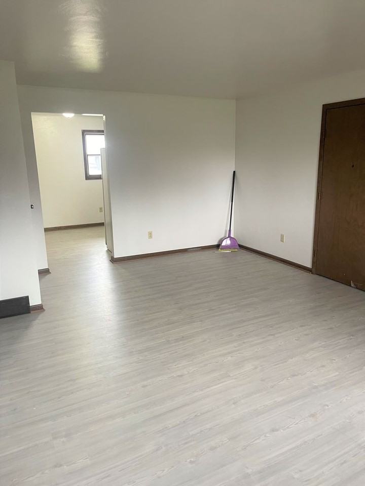240 240 Center Street - 240 Center St #3 - Photo 5 of 8