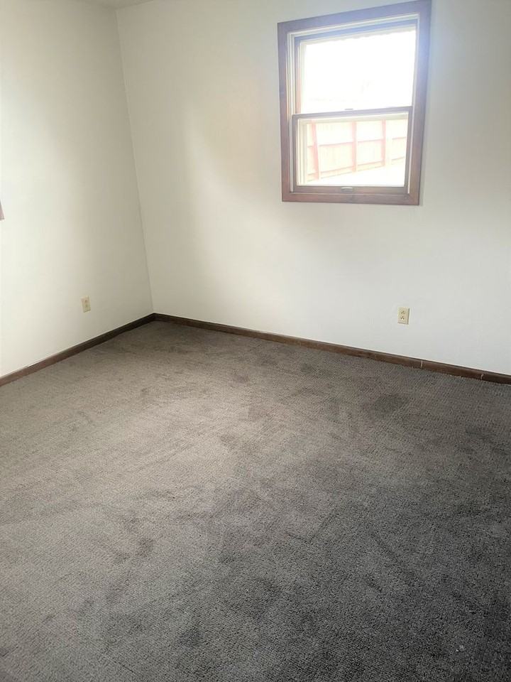 240 240 Center Street - 240 Center St #3 - Photo 7 of 8