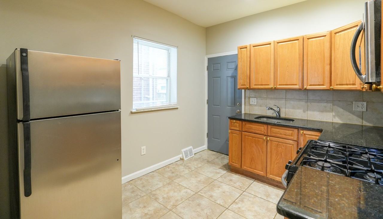 2022 S Opal St - Photo 5 of 27