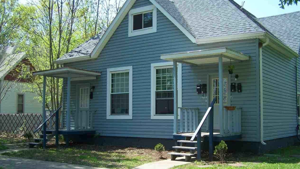 812 N 11th St - Photo 2 of 2