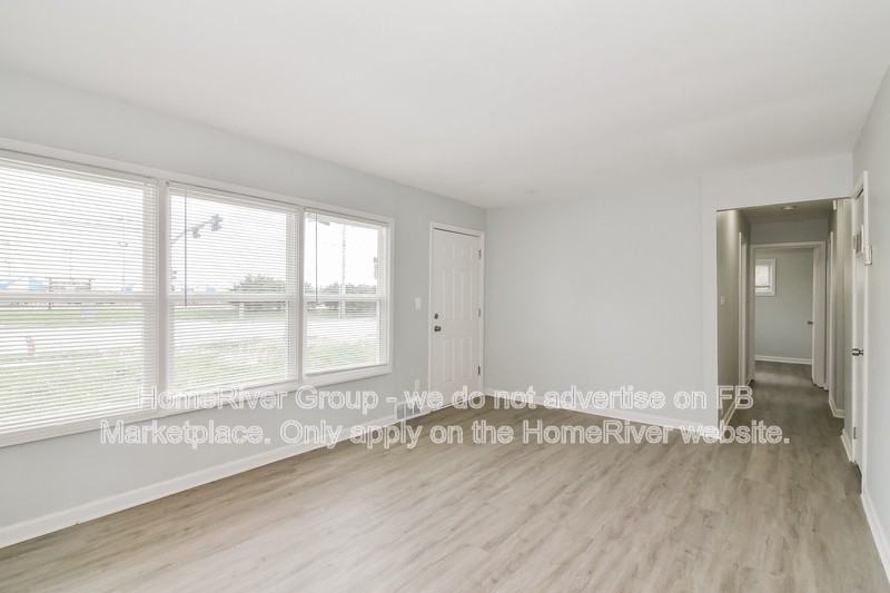 7104 Longview Rd - Photo 4 of 19