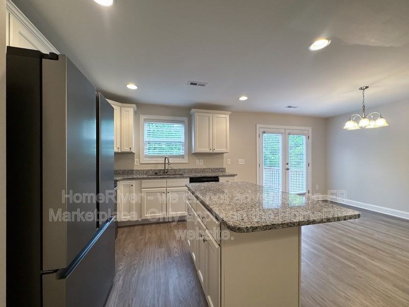 202 Beaumont Cir - Photo 6 of 23