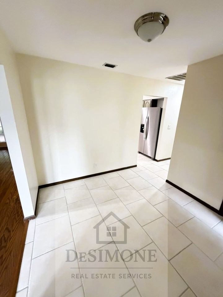 4530 Sw 46th St - Photo 7 of 50
