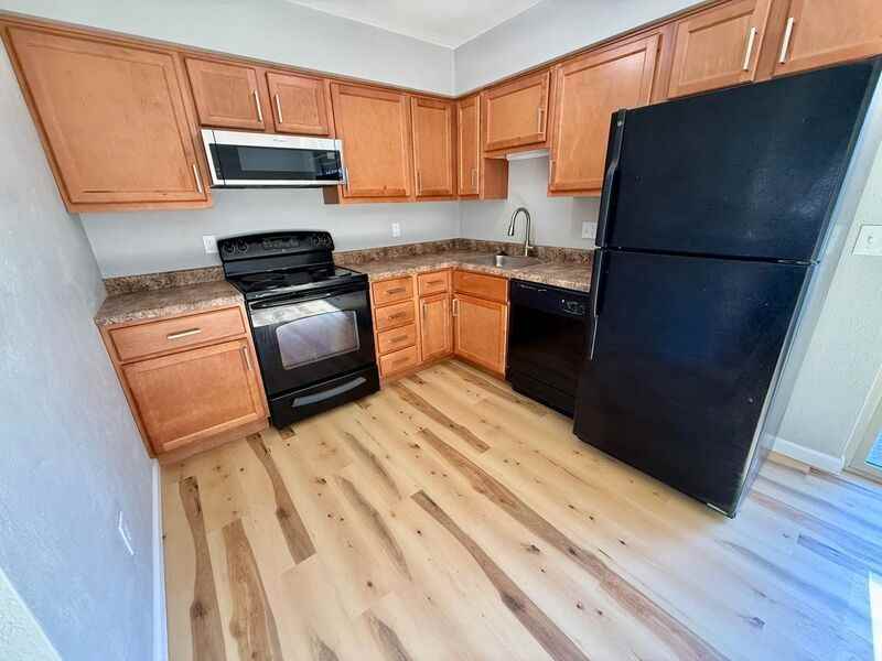 823 N Cherry St #3 - Photo 3 of 13
