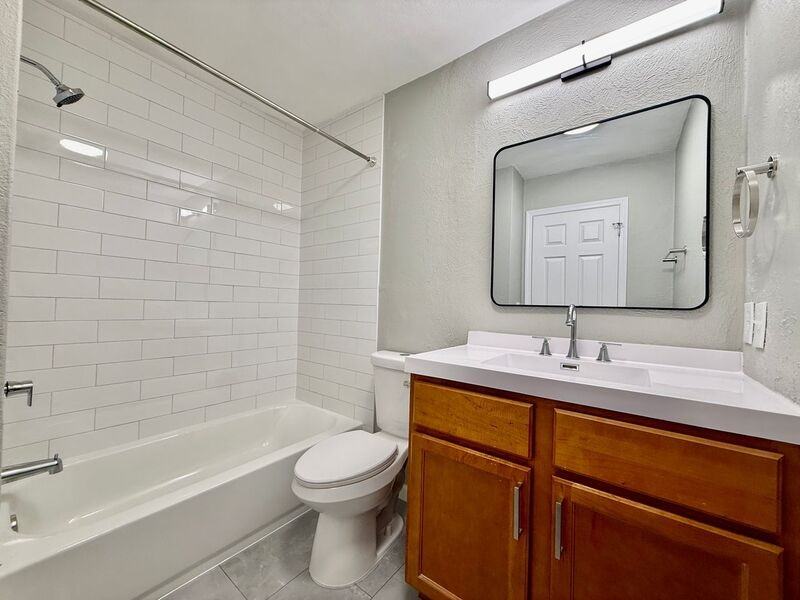 823 N Cherry St #3 - Photo 4 of 13