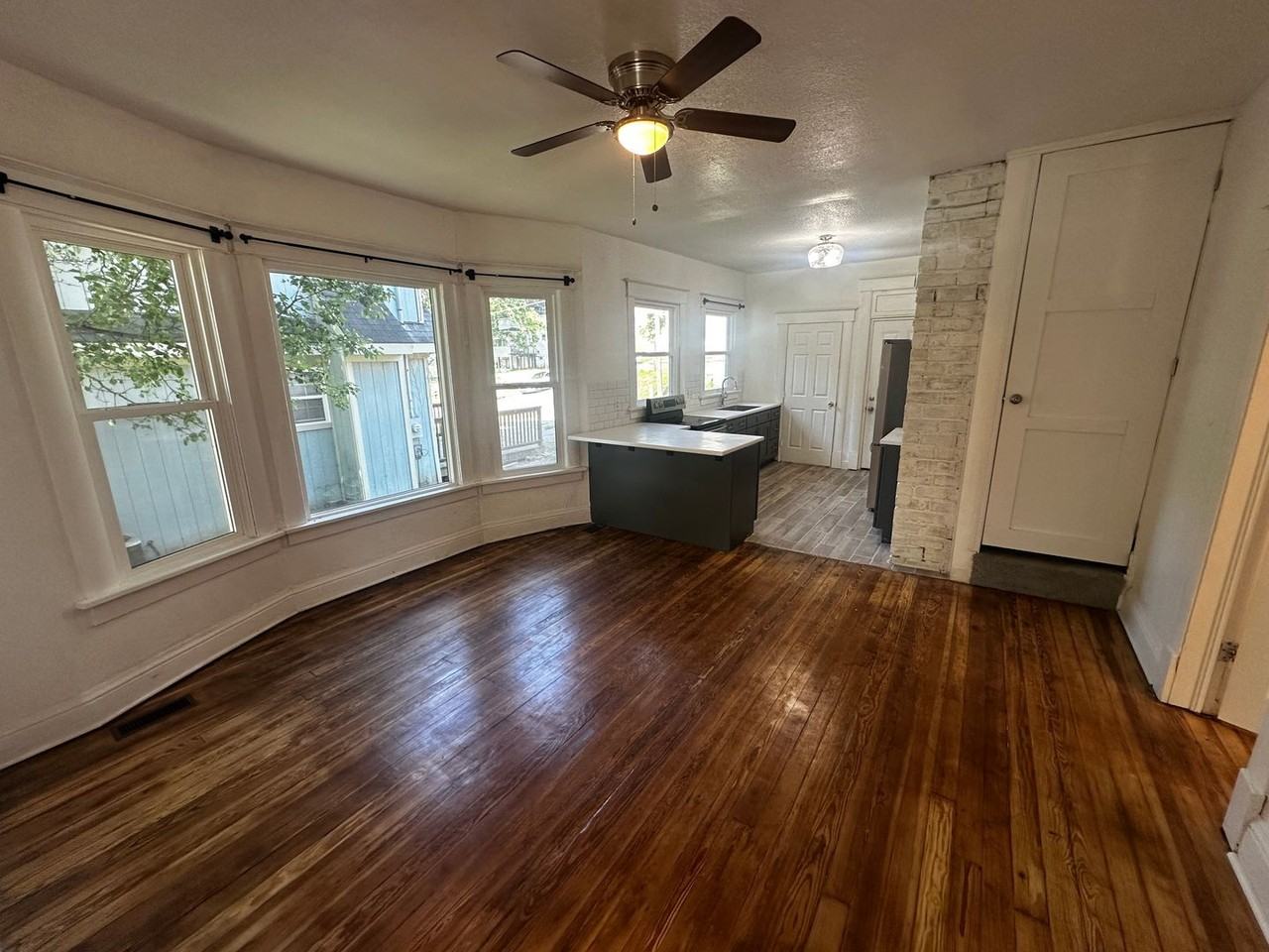 420 S 22nd St - Photo 3 of 11