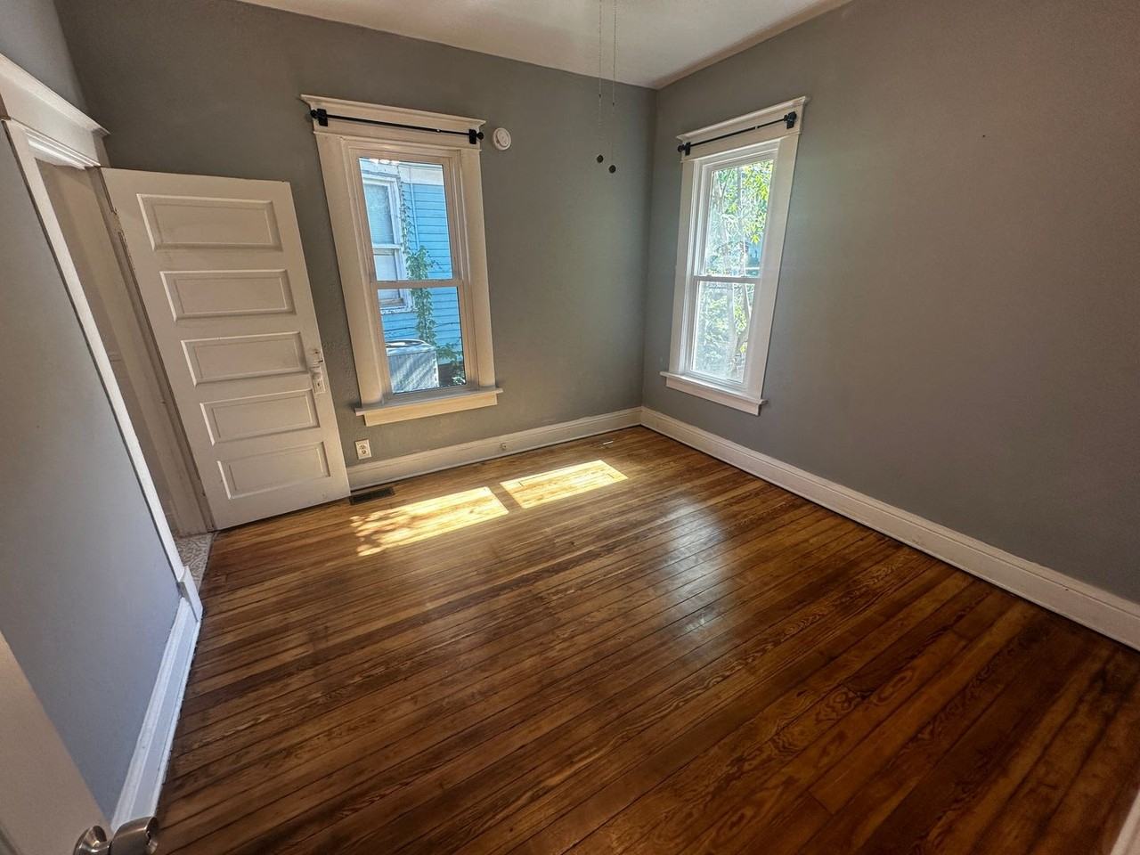 420 S 22nd St - Photo 5 of 11