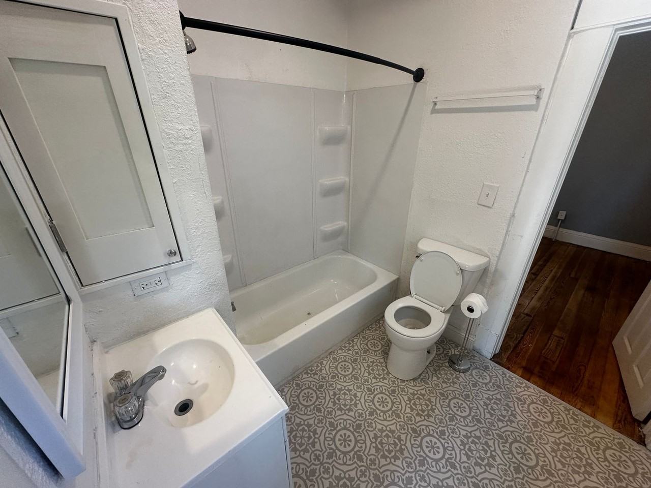 420 S 22nd St - Photo 6 of 11