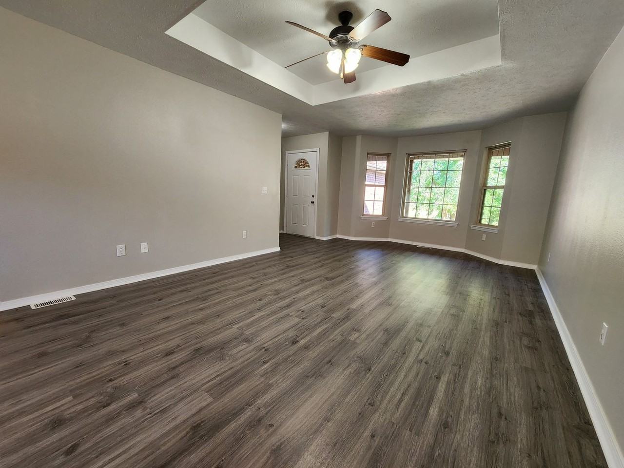1111 N 24th St - Photo 4 of 32