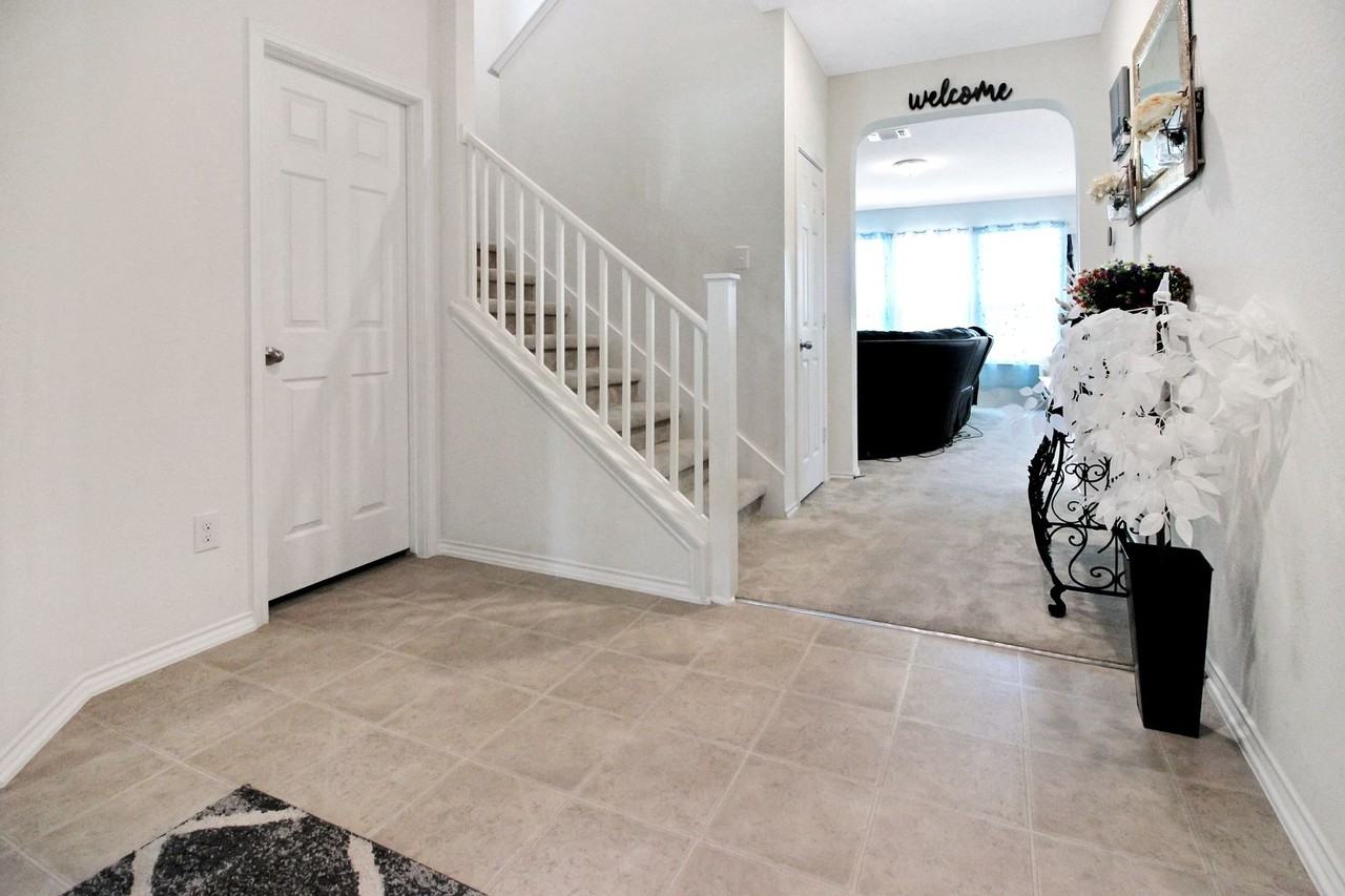 668 Bailey Park Dr - Photo 2 of 29