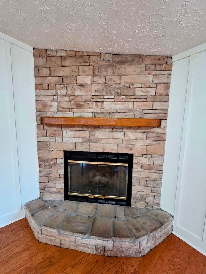 132 G St - Photo 2 of 15