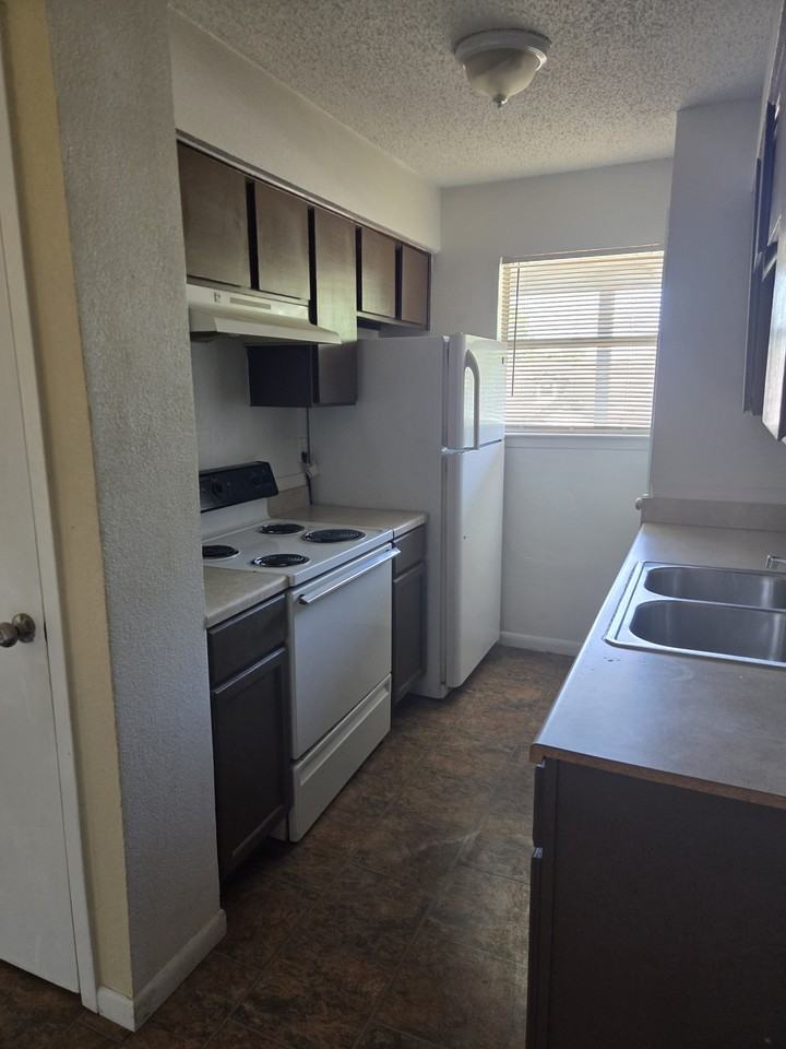 Harbour Apts** - Photo 4 of 22