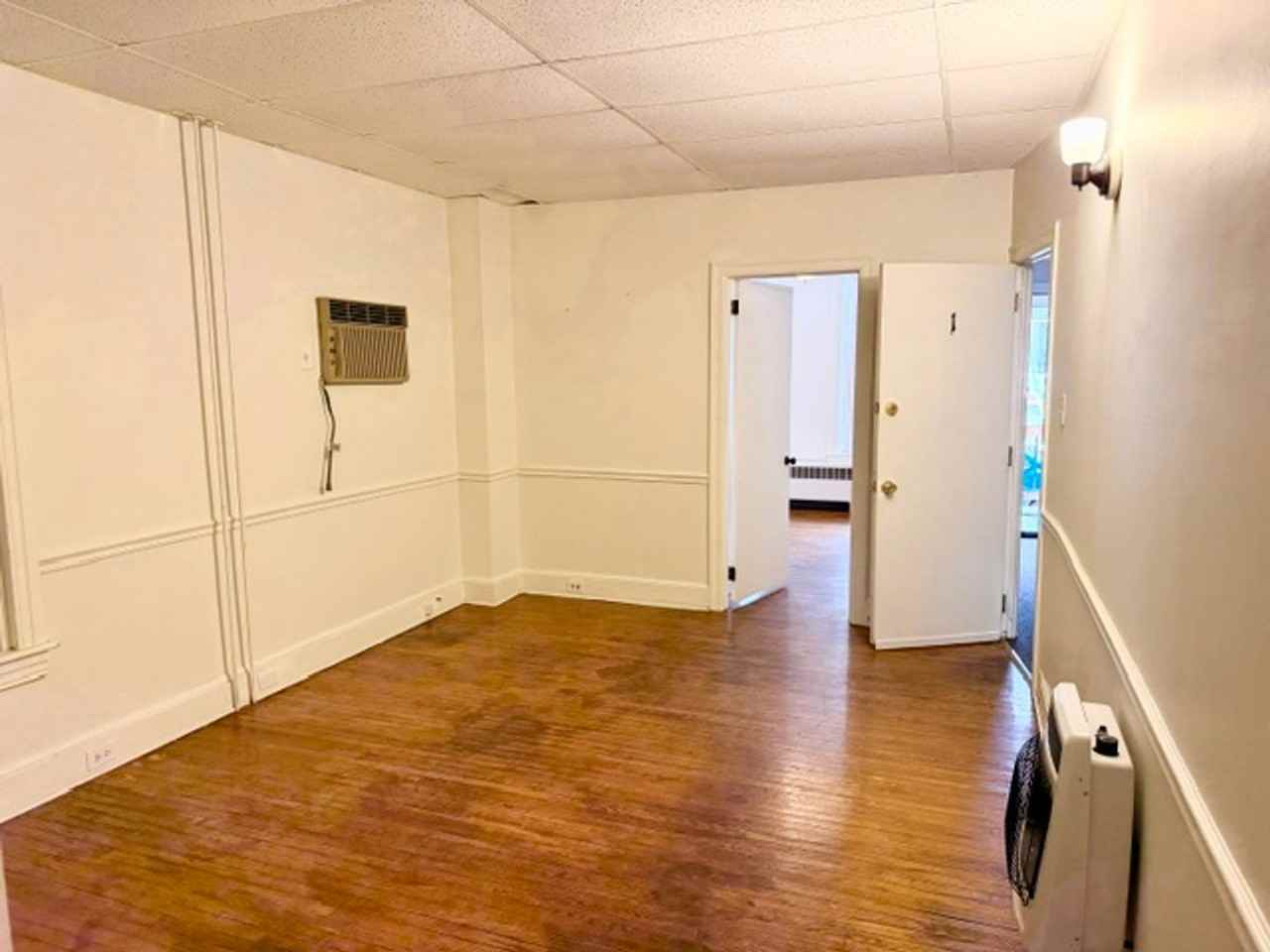 637 W Philadelphia St #1 - Photo 3 of 16