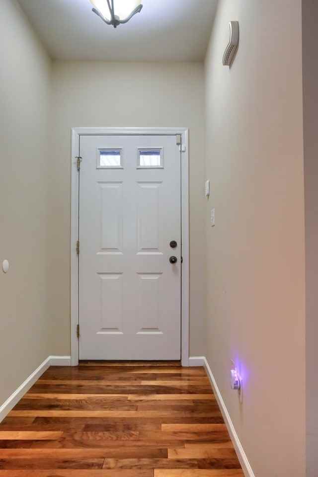 690 Stoverdale Rd - Photo 5 of 38