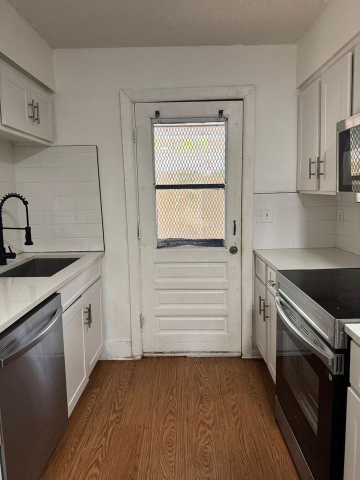 8217 N 10th St Frnt - Photo 4 of 20