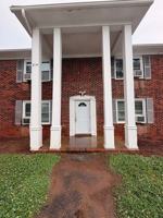 featured image of 612 N College Dr