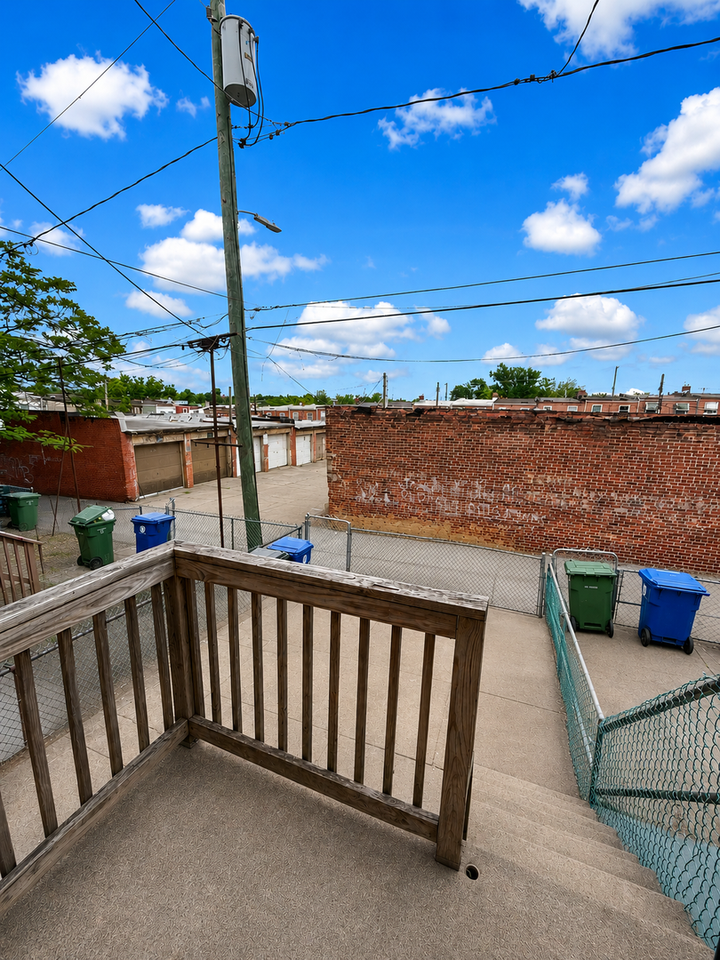 1215 N Ellwood Ave - Photo 7 of 17