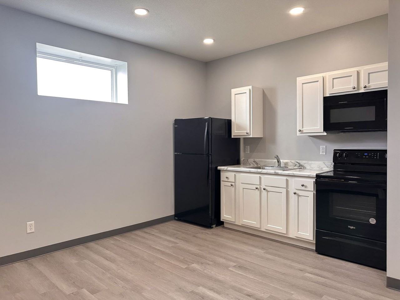 604 N Main St - Photo 3 of 9