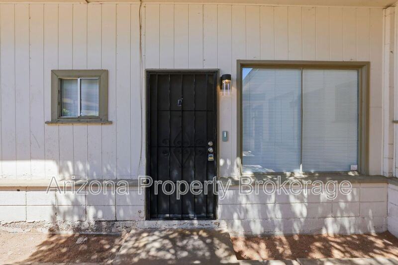 450 W 6th St #A - Photo 5 of 23
