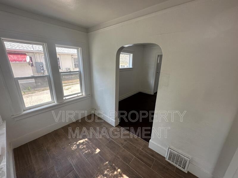 611 6th St - Photo 2 of 7