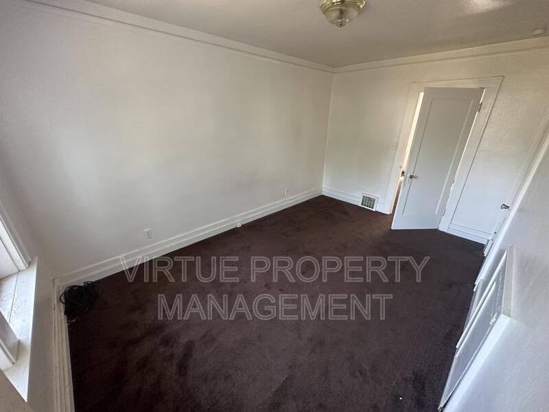 611 6th St - Photo 6 of 7