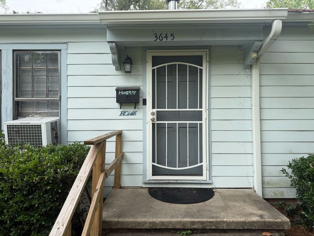 3645 Lee Dr - Photo 2 of 9