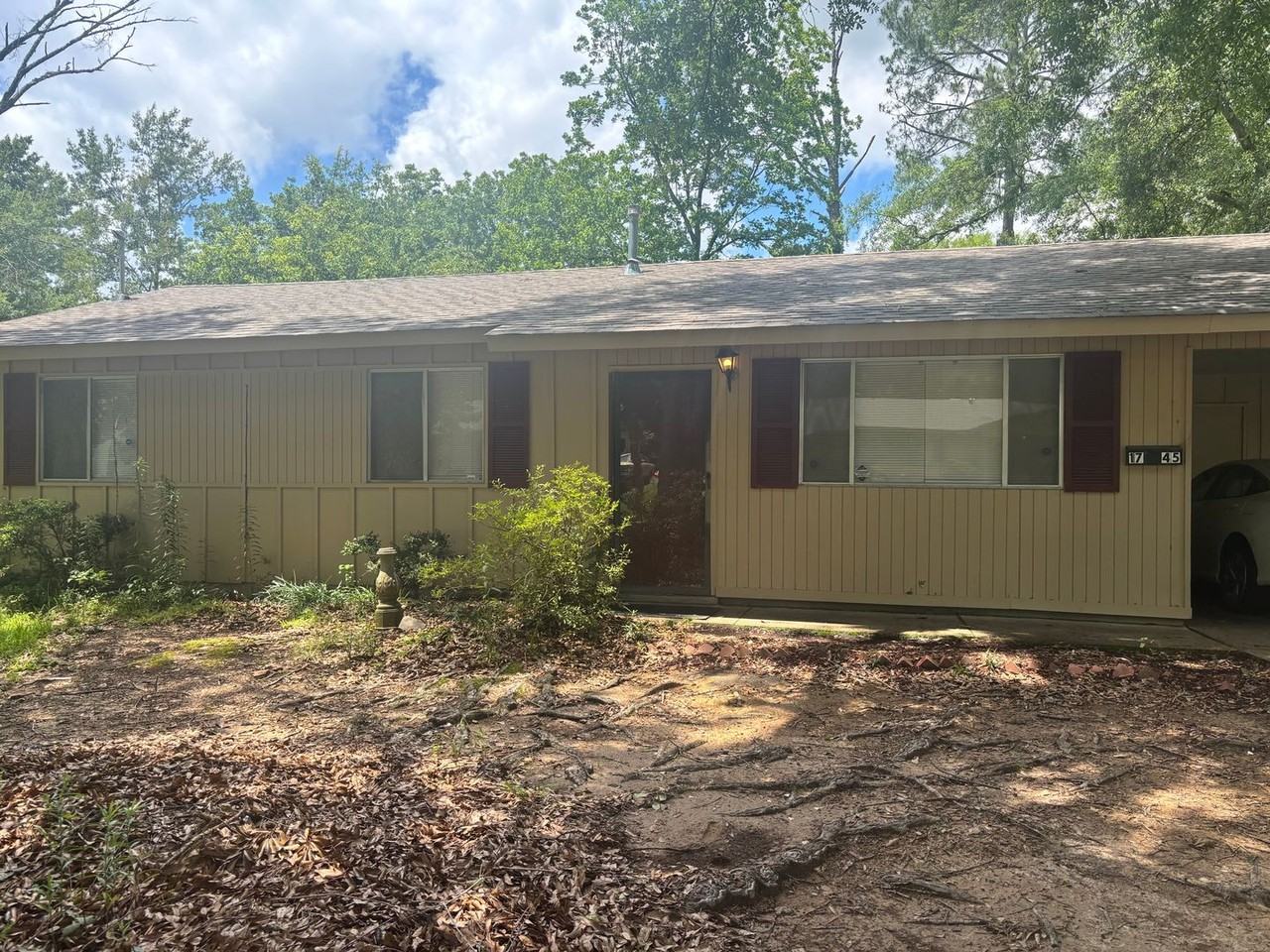 1745 Woody Dr