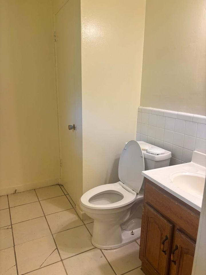 1745 Woody Dr - Photo 4 of 12