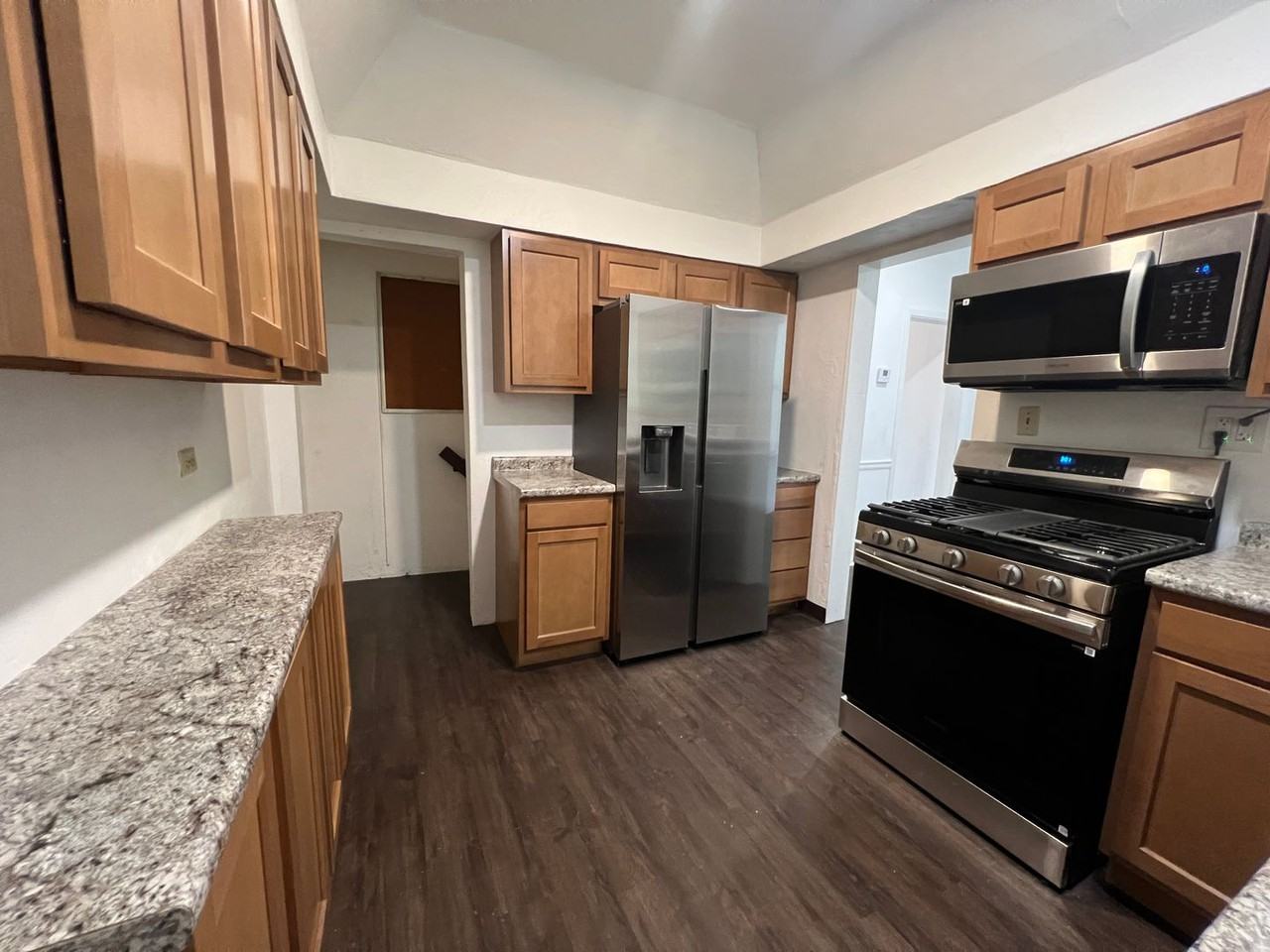 902 Gibson St - Photo 6 of 20