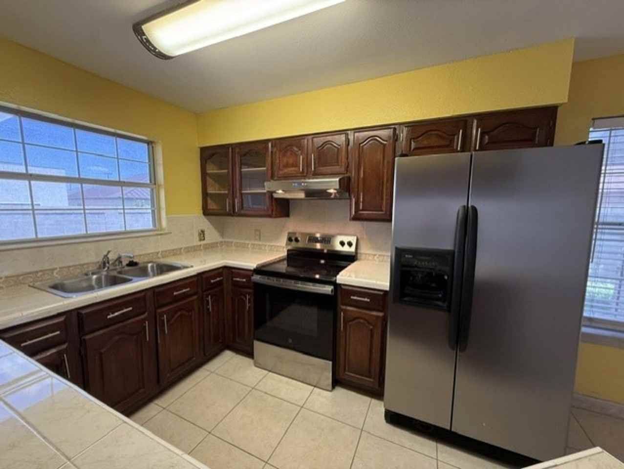 8611 Chris Ln - Photo 6 of 27