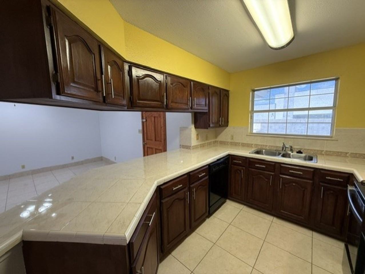 8611 Chris Ln - Photo 7 of 27