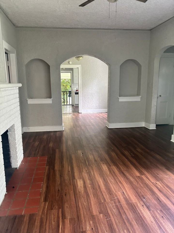267 W Leavell Woods Dr - Photo 2 of 12