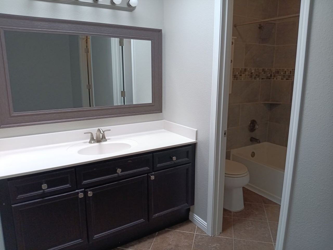 506 Phoenix Ave Nw - Photo 3 of 8
