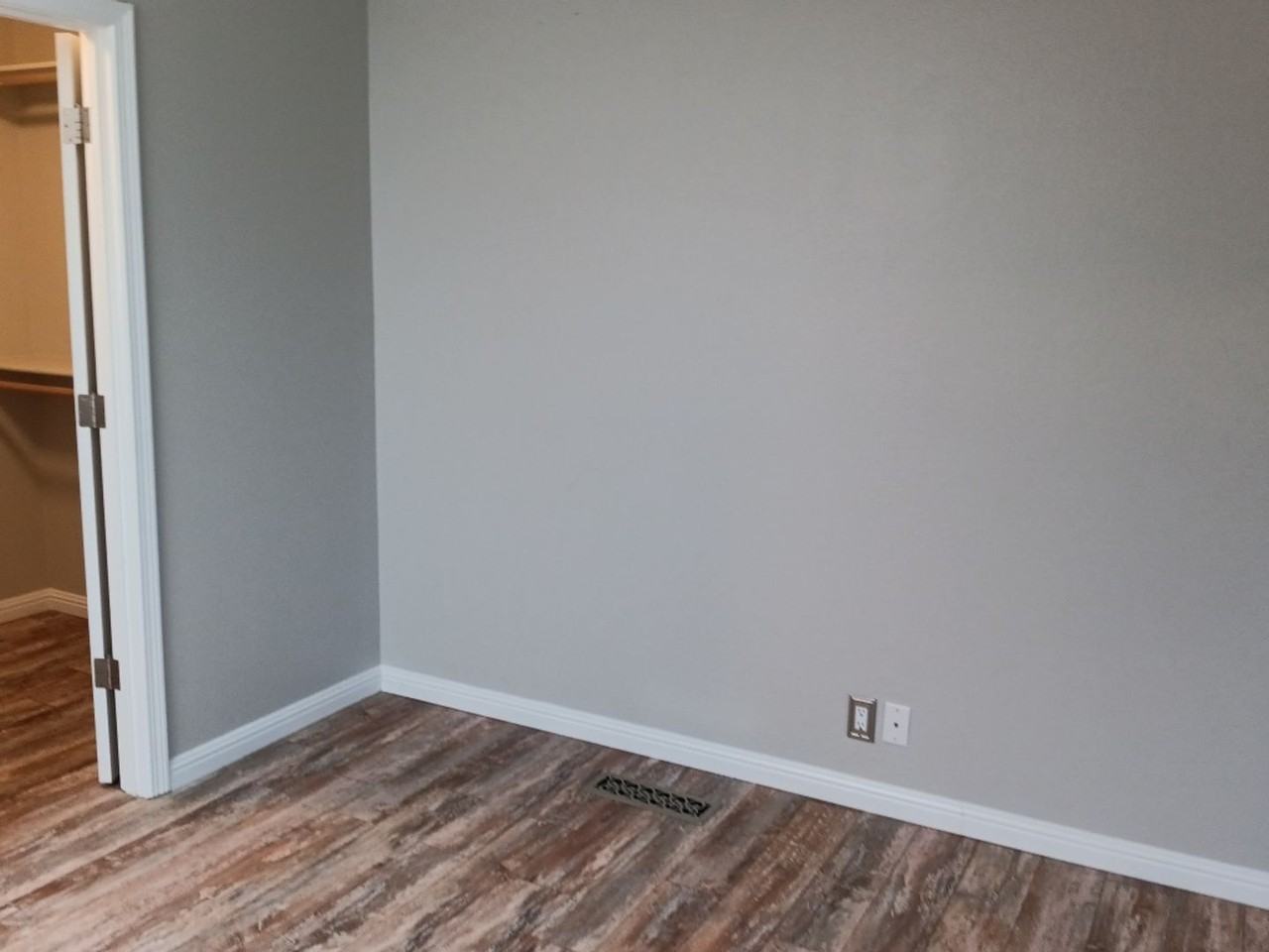 506 Phoenix Ave Nw - Photo 7 of 8