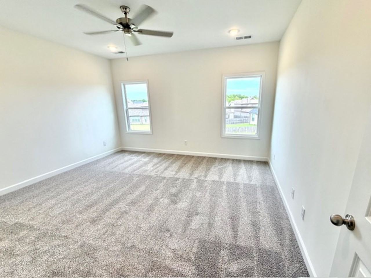 80 Hughetta St N - Photo 6 of 10