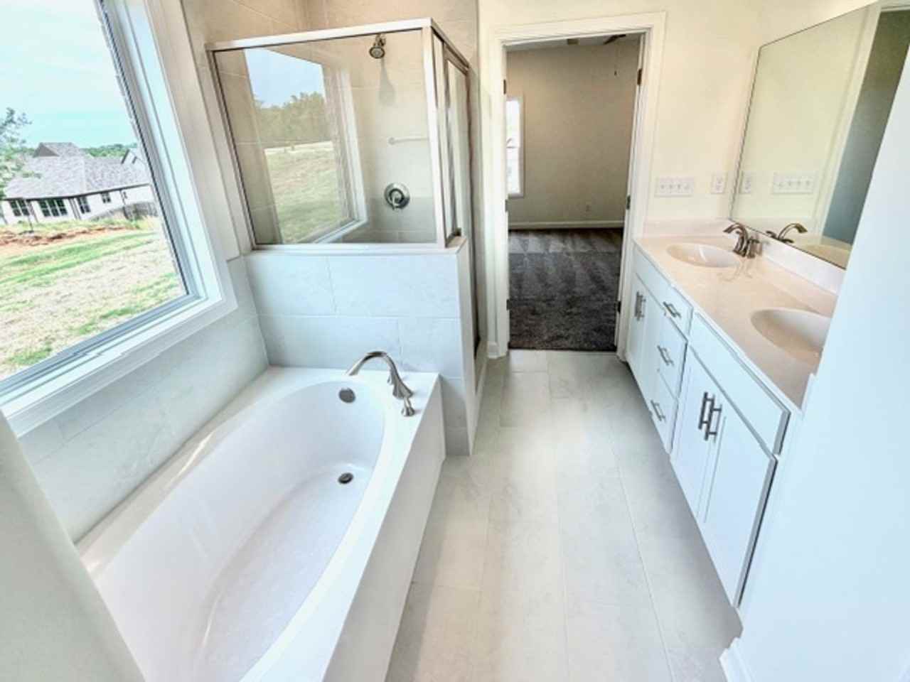 80 Hughetta St N - Photo 7 of 10
