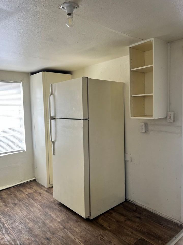 206 Spruce St - Photo 5 of 15