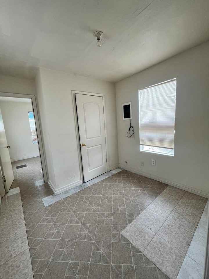 206 Spruce St - Photo 6 of 15