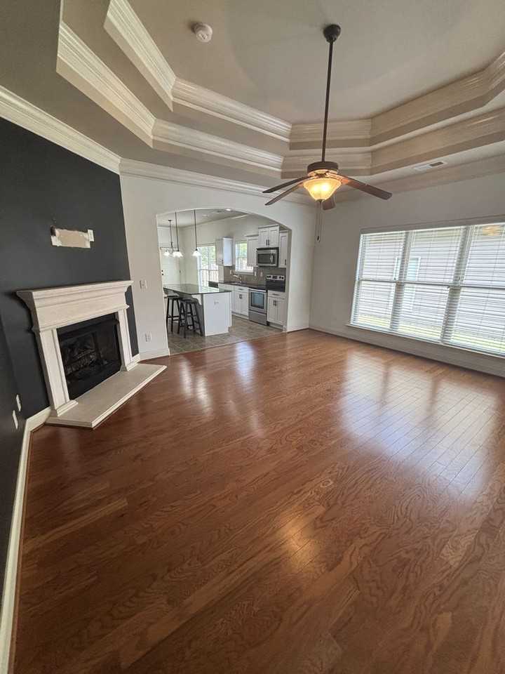 182 Sharpe St - Photo 4 of 35