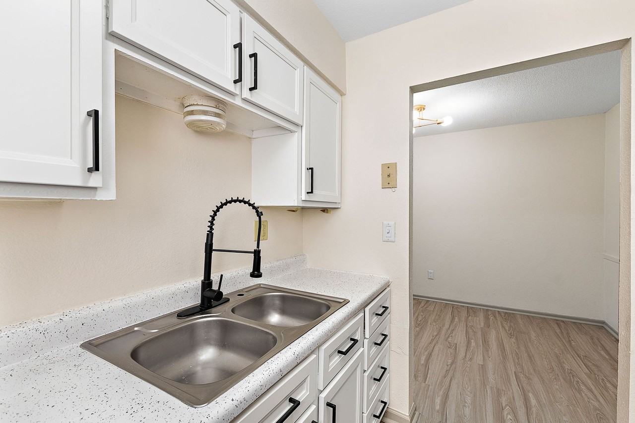 Oval Spring Apartments - Photo 3 of 30