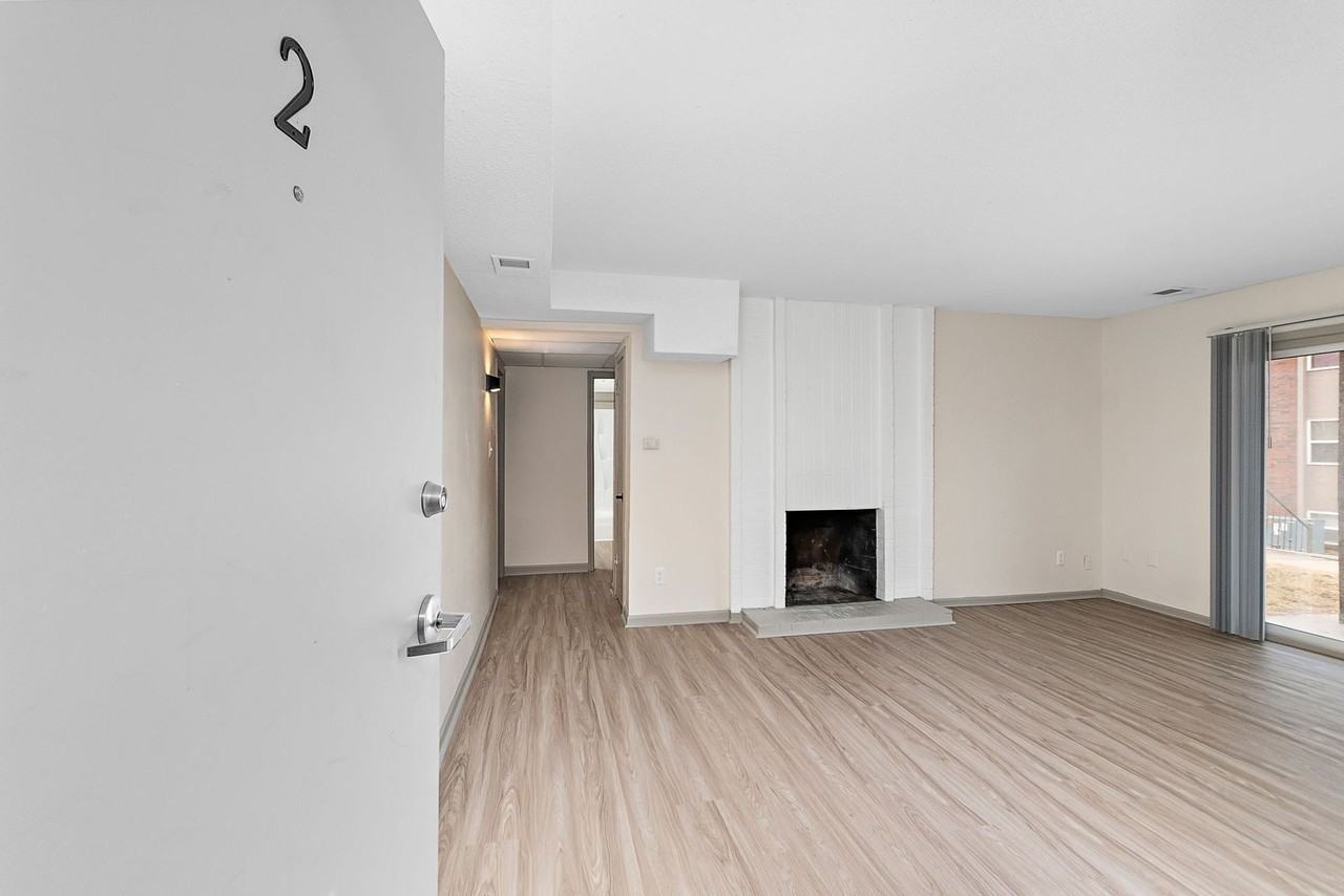 Oval Spring Apartments - Photo 5 of 30