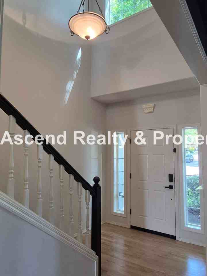 4197 Nw 126th Ave - Photo 3 of 37
